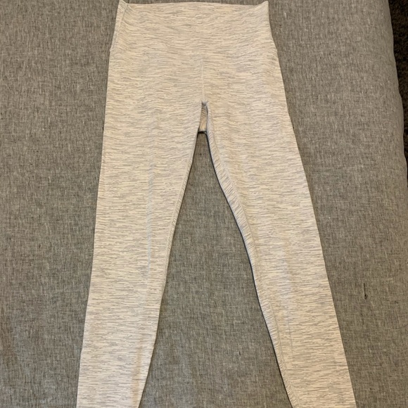 Lululemon High rise 28” wunder under leggings - Picture 4 of 7